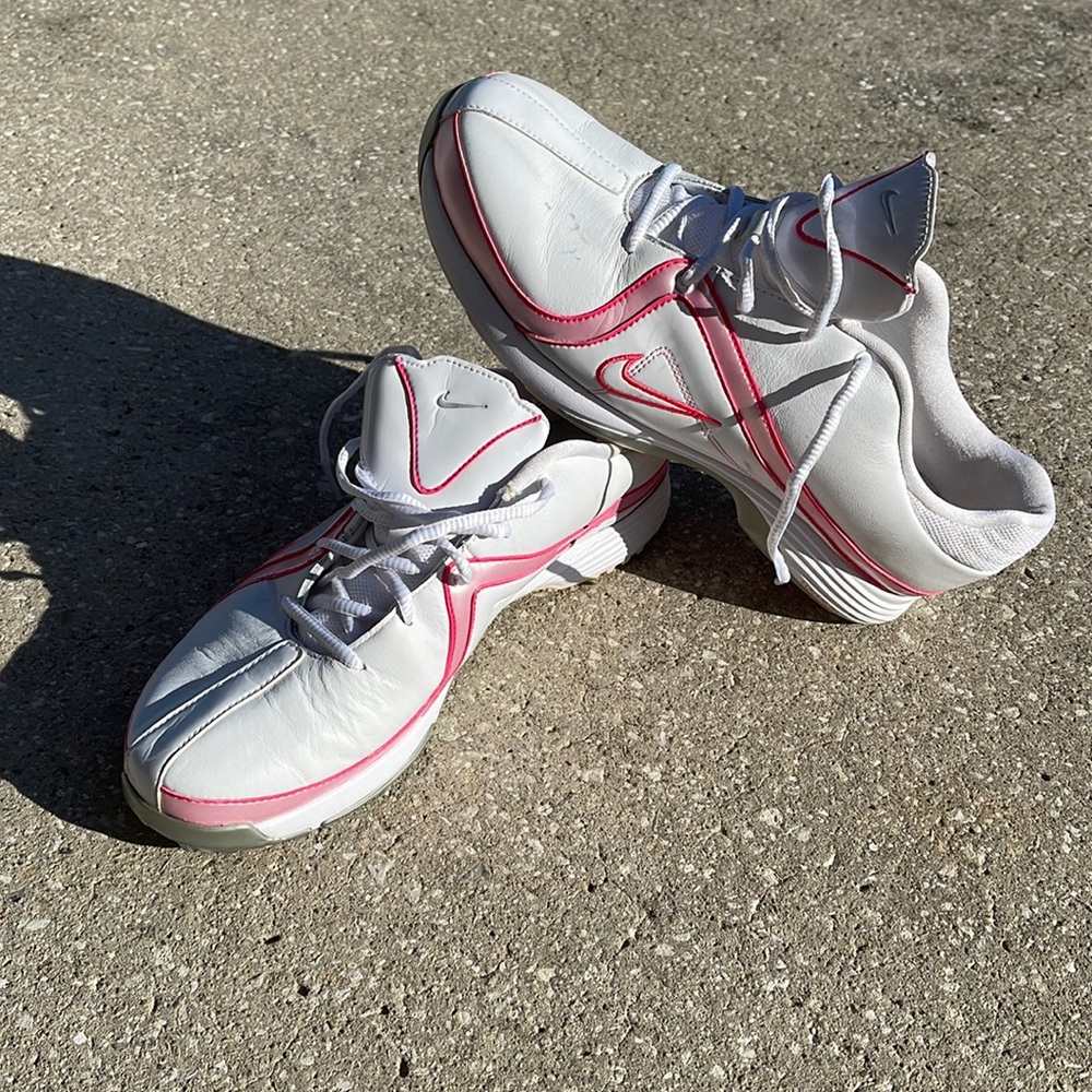 Women’s Nike Hold shoes